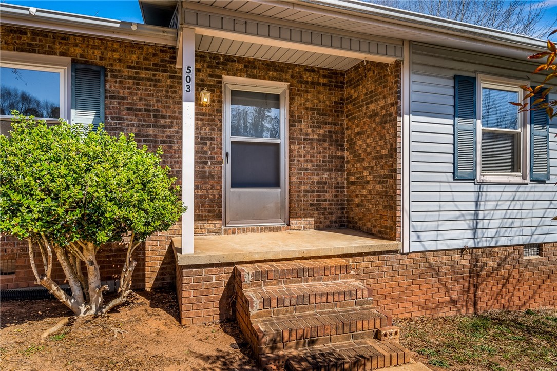 503 Spring Forest Drive Central, SC 29630 - Photo 5 of 25 Gallery Image 5