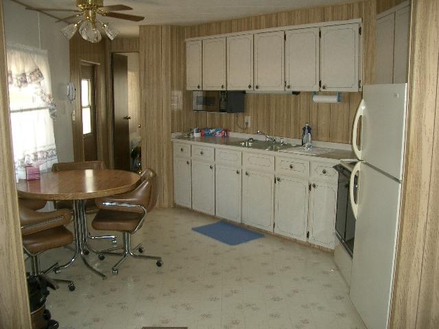 18595 Old Oasis Road Redding, CA 96003 - Photo 4 of 5 OPEN KITCHEN