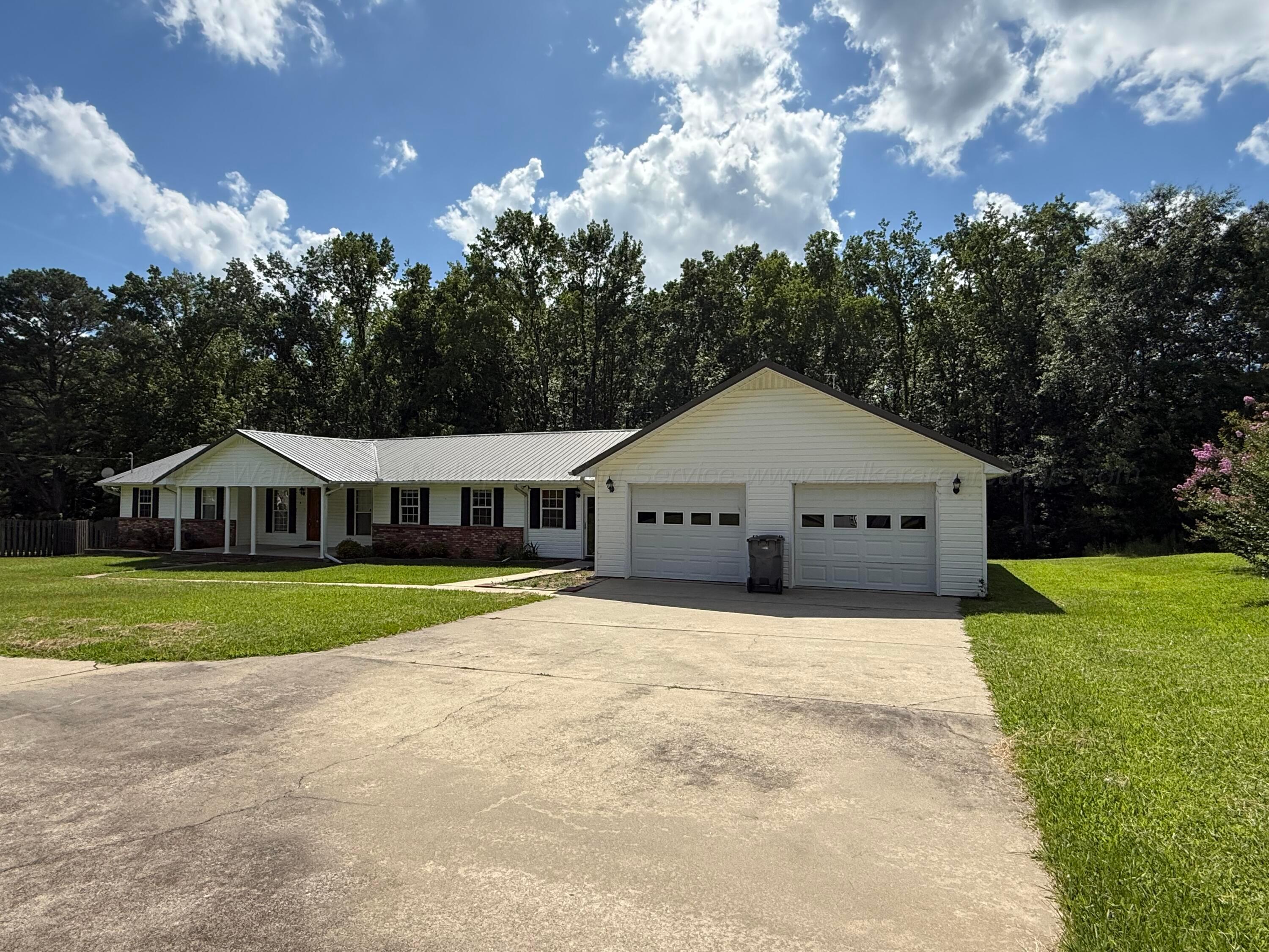 511 Lamon Chapel Loop Jasper, AL 35503 - Photo 2 of 36 IMG_8450