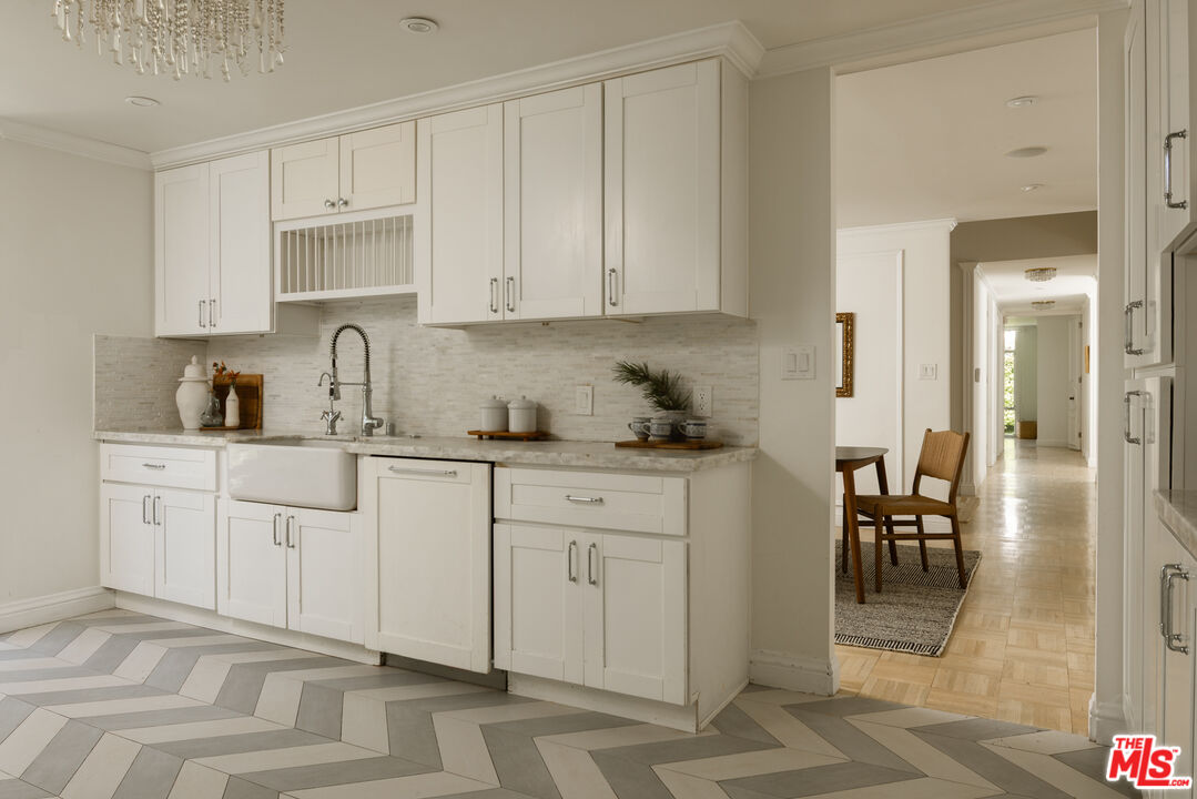 936 Chantilly Road Los Angeles, CA 90077 - Photo 10 of 33 Gallery Image 10