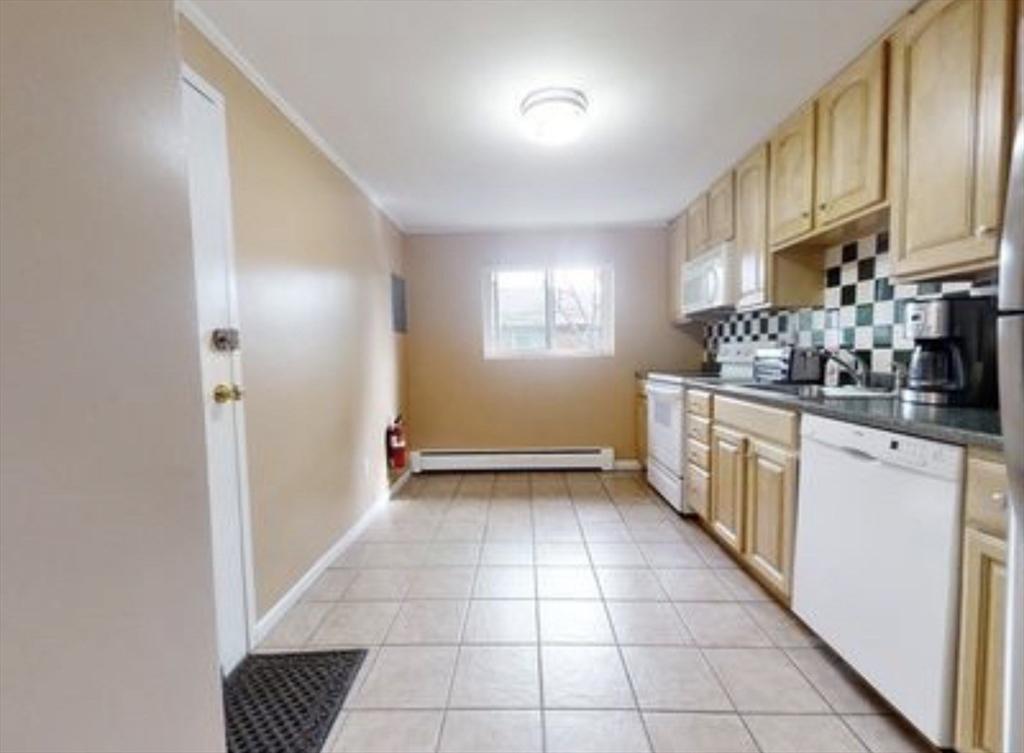 50 Bryon Road, Unit 6 Chestnut Hill, MA 02467 - Photo 2 of 11