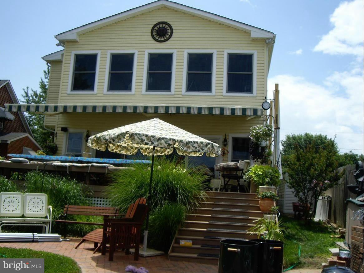 Exterior (Rear)