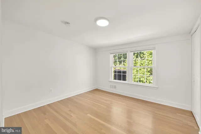 $4,300 | 541 4th Street Southeast, Washington, DC 20003