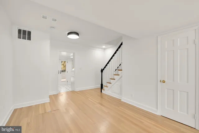 $4,300 | 541 4th Street Southeast, Washington, DC 20003