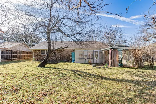 $2,000 | 618 Magnolia Street, Denton, TX 76201