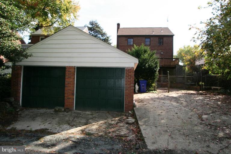 9514 Colesville Road Silver Spring, MD 20901 - Photo 3 of 7 Garage 1