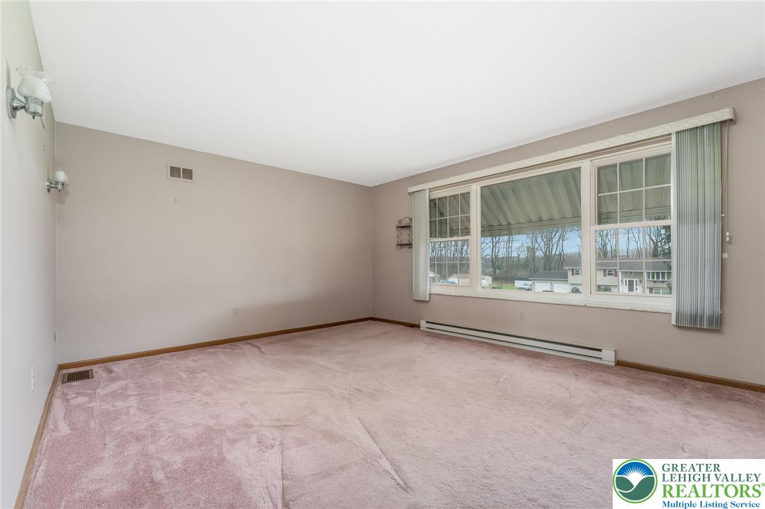 4722 Steuben Road Nazareth, PA 18064 - Photo 5 of 31