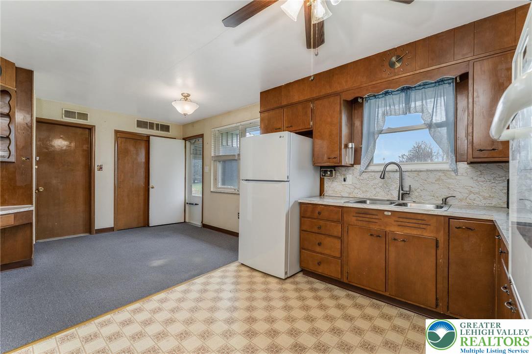 4722 Steuben Road Nazareth, PA 18064 - Photo 9 of 31