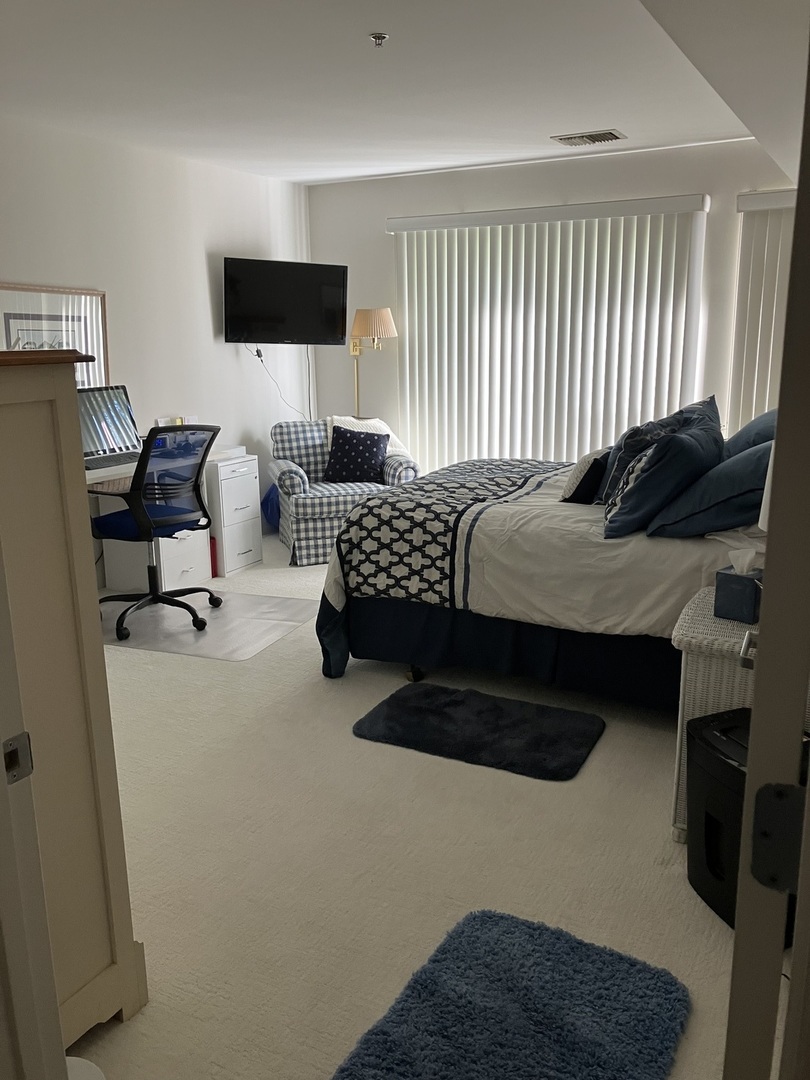 381 Kelburn Road, Unit 214 Deerfield, IL 60015 - Photo 16 of 25 Gallery Image 16