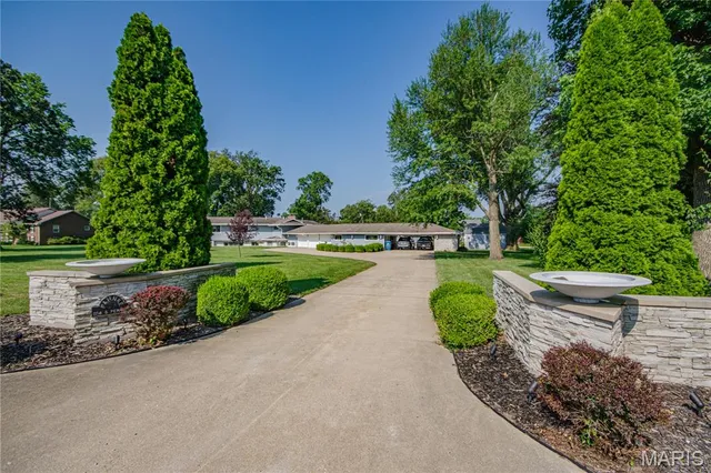 $599,900 | 1114 South Perrine, Centralia, IL 62801