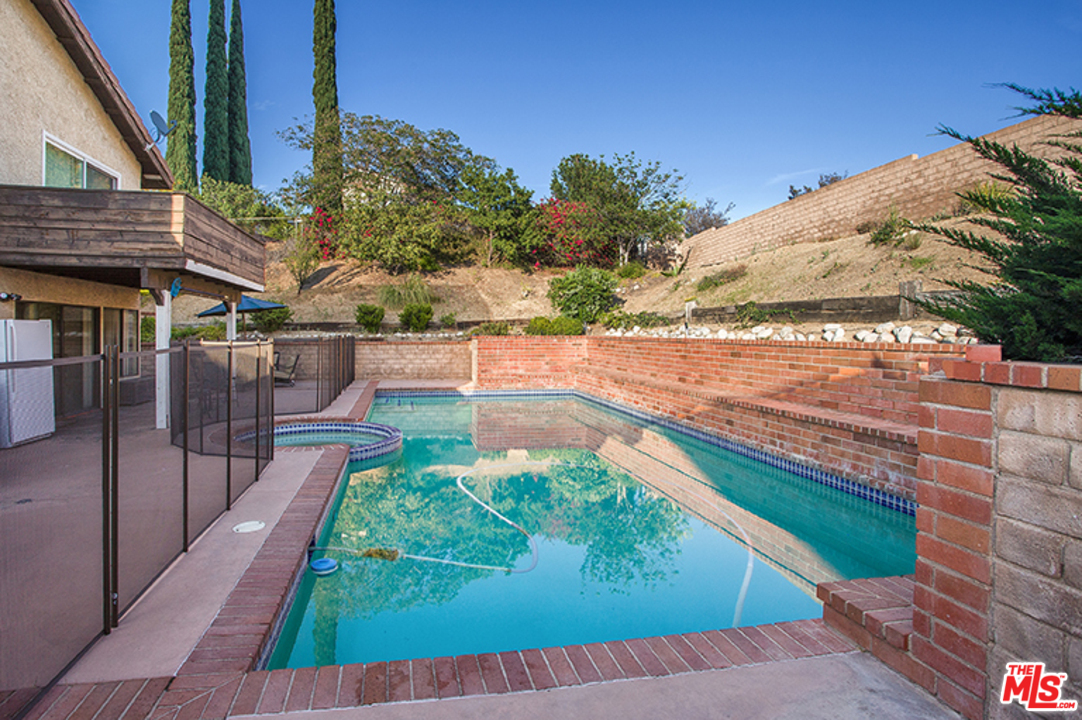19174 Dunure Place Porter Ranch, CA 91326 - Photo 16 of 19 Gallery Image 16