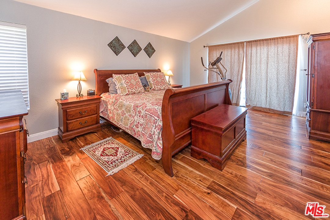 19174 Dunure Place Porter Ranch, CA 91326 - Photo 4 of 19 Gallery Image 4