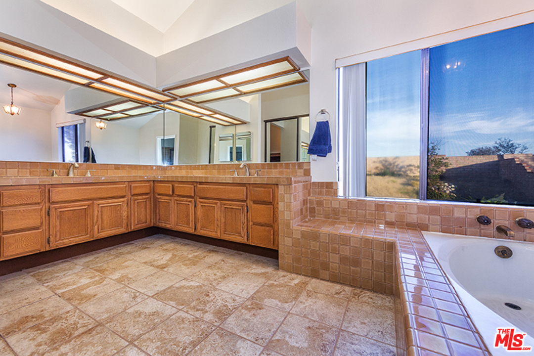 19174 Dunure Place Porter Ranch, CA 91326 - Photo 5 of 19 Gallery Image 5
