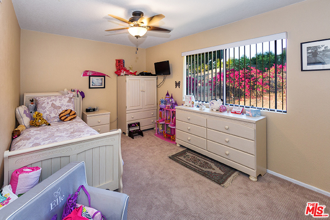 19174 Dunure Place Porter Ranch, CA 91326 - Photo 10 of 19 Gallery Image 10