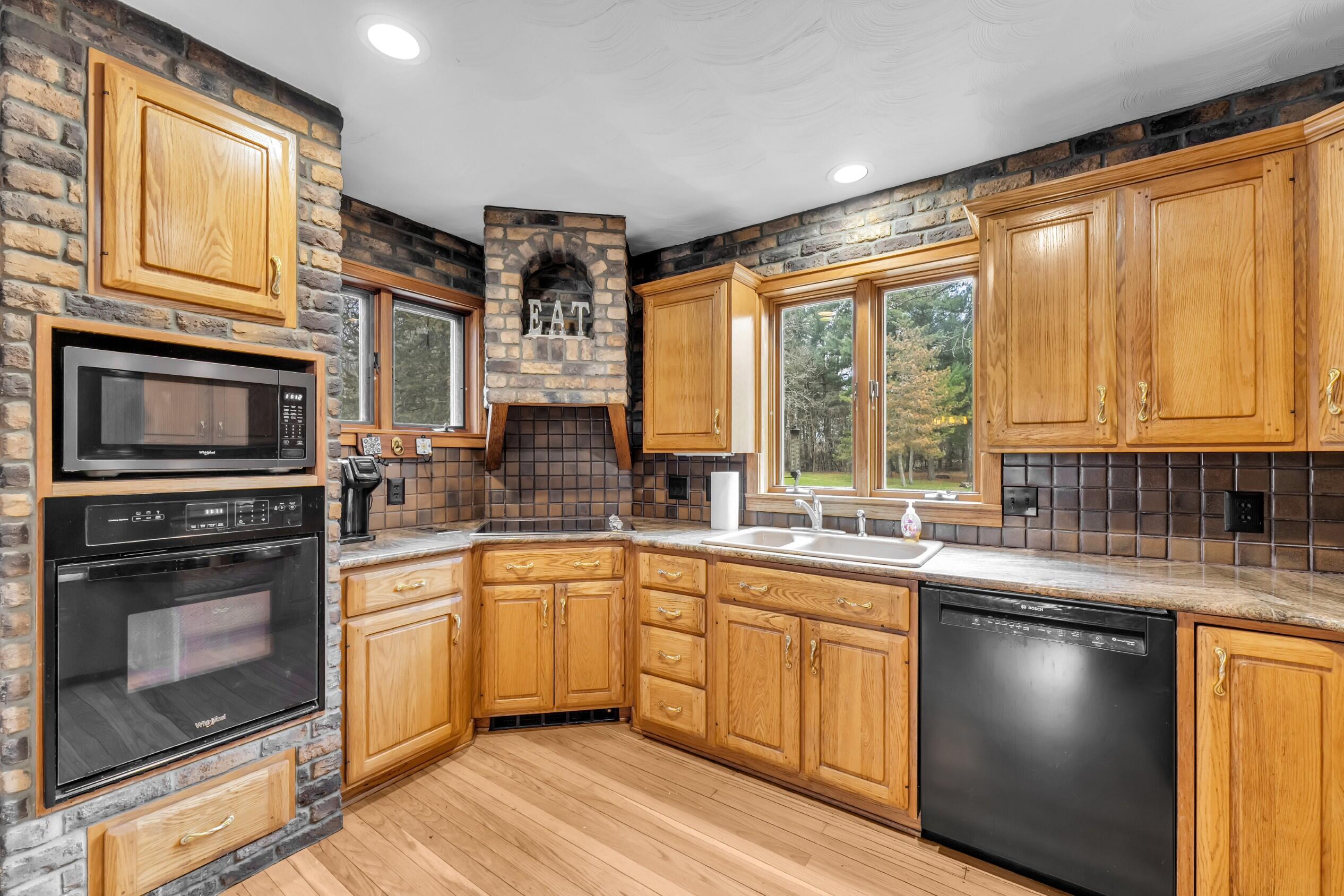 N3075 Hardscrabble Road Palmyra, WI 53156 - Photo 14 of 69 Kitchen (7)