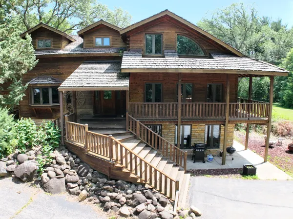 $1,690,000 | N3075 Hardscrabble Road, Palmyra, WI 53156