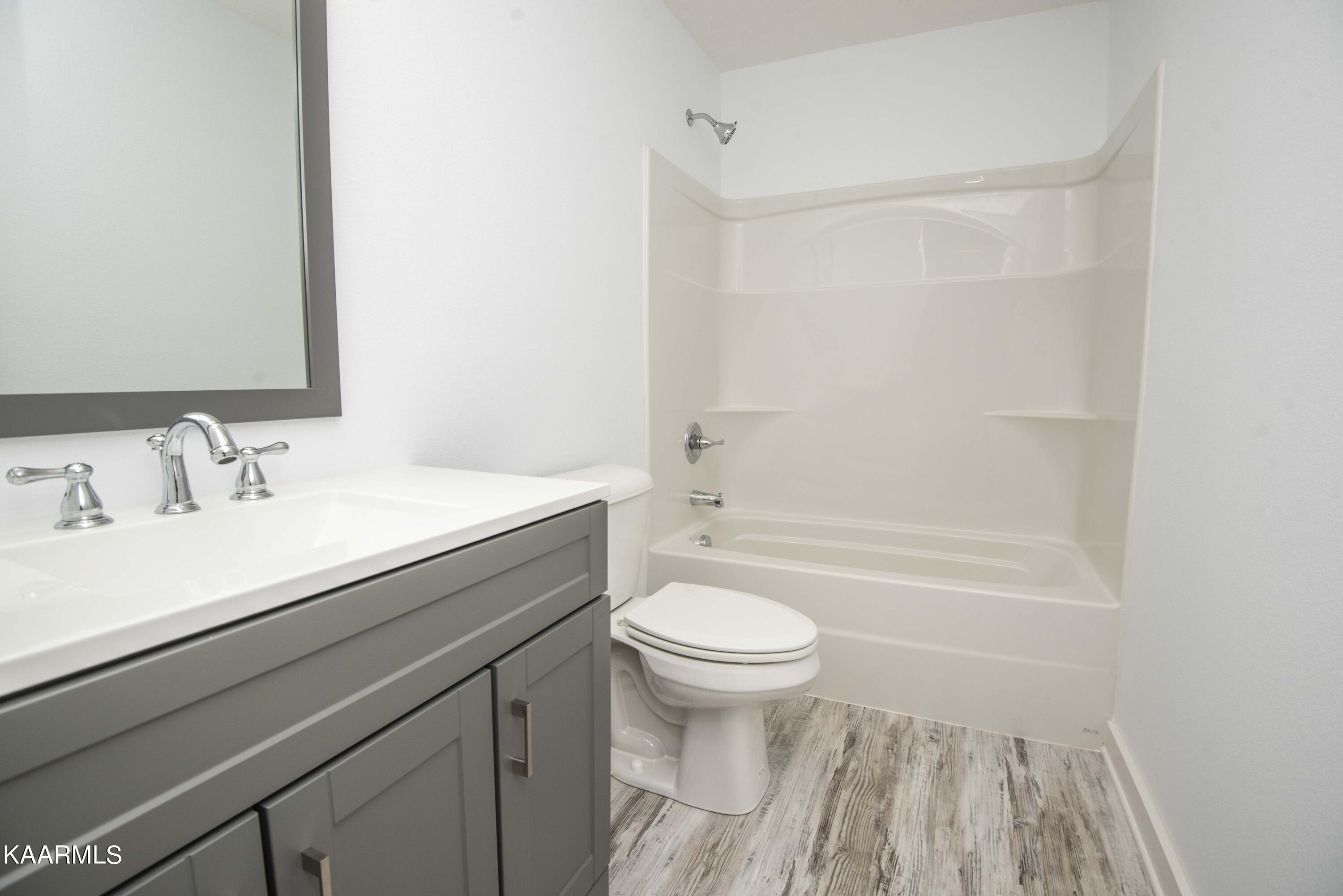 221 Offutt Road Clinton, TN 37716 - Photo 13 of 41 second bath_1