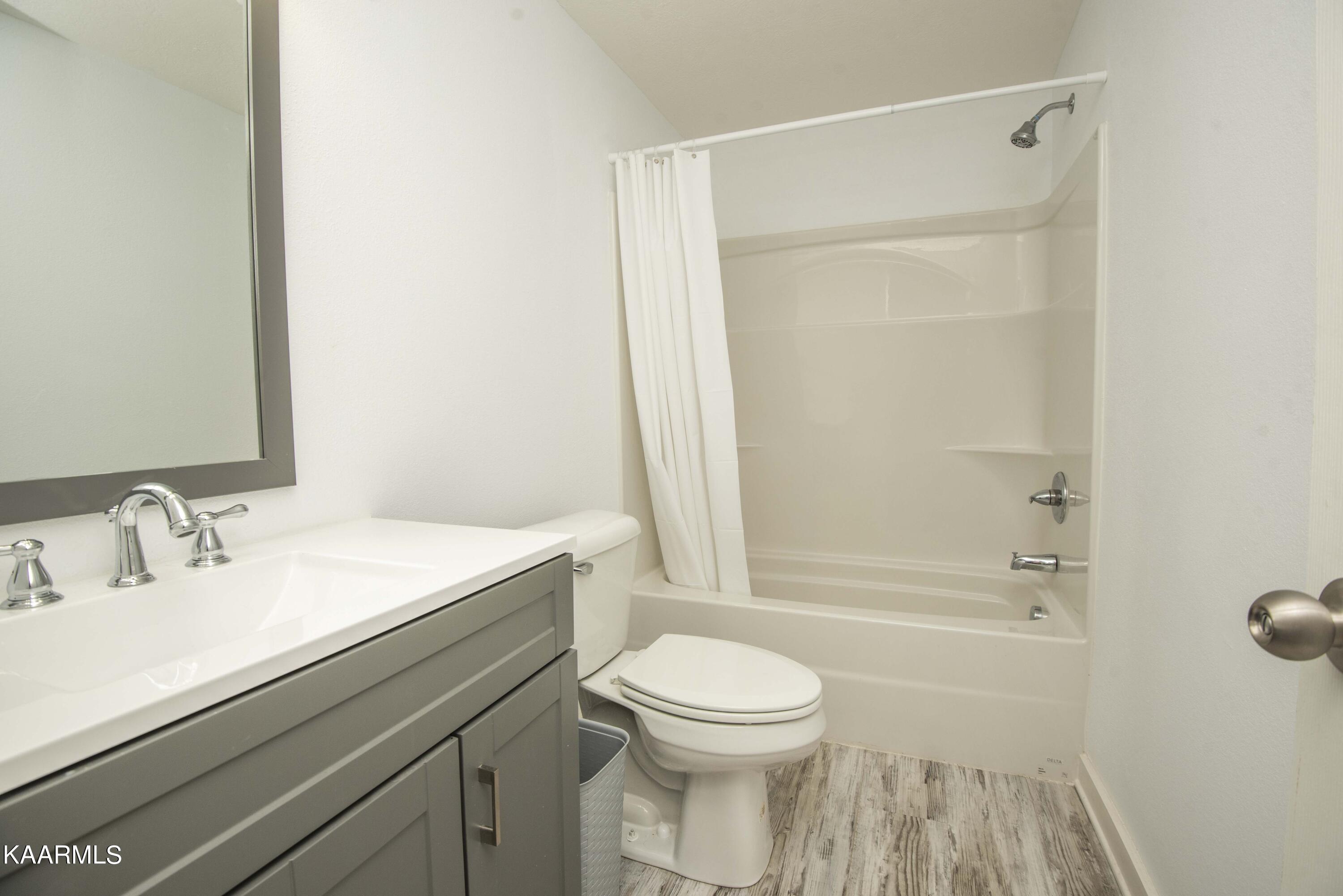 221 Offutt Road Clinton, TN 37716 - Photo 18 of 41 master bath_1