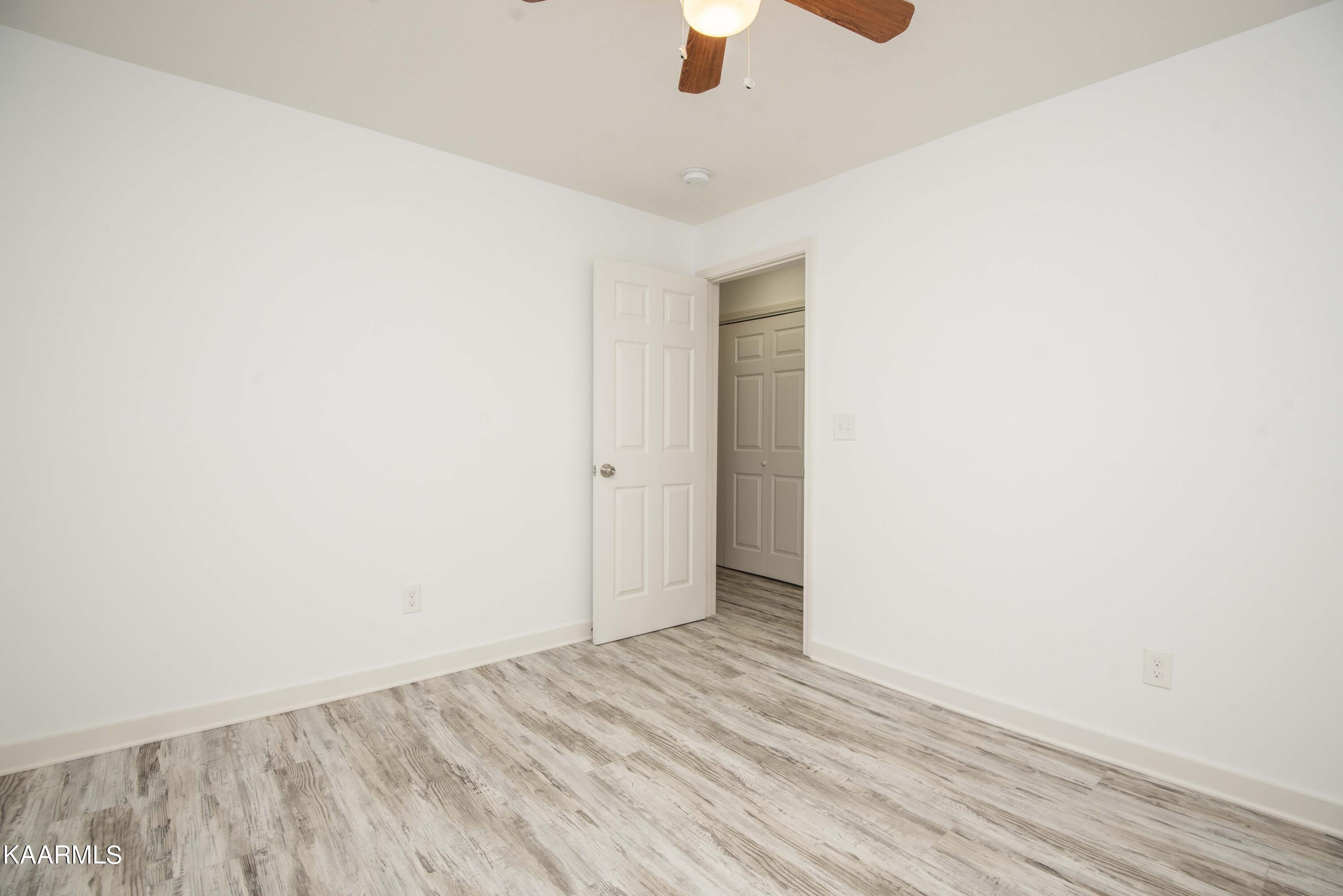 221 Offutt Road Clinton, TN 37716 - Photo 20 of 41 second bed 2_1