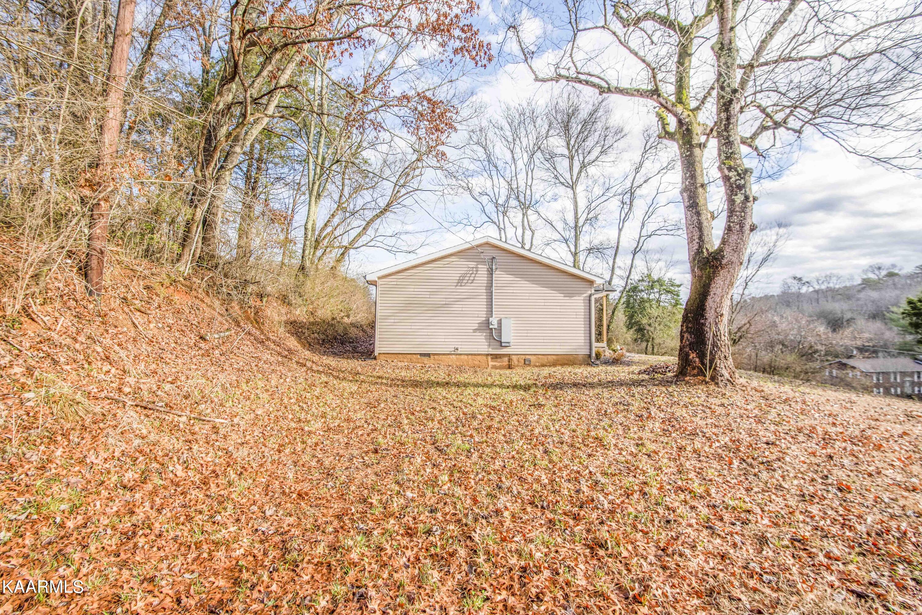 221 Offutt Road Clinton, TN 37716 - Photo 27 of 41 yard 1_1