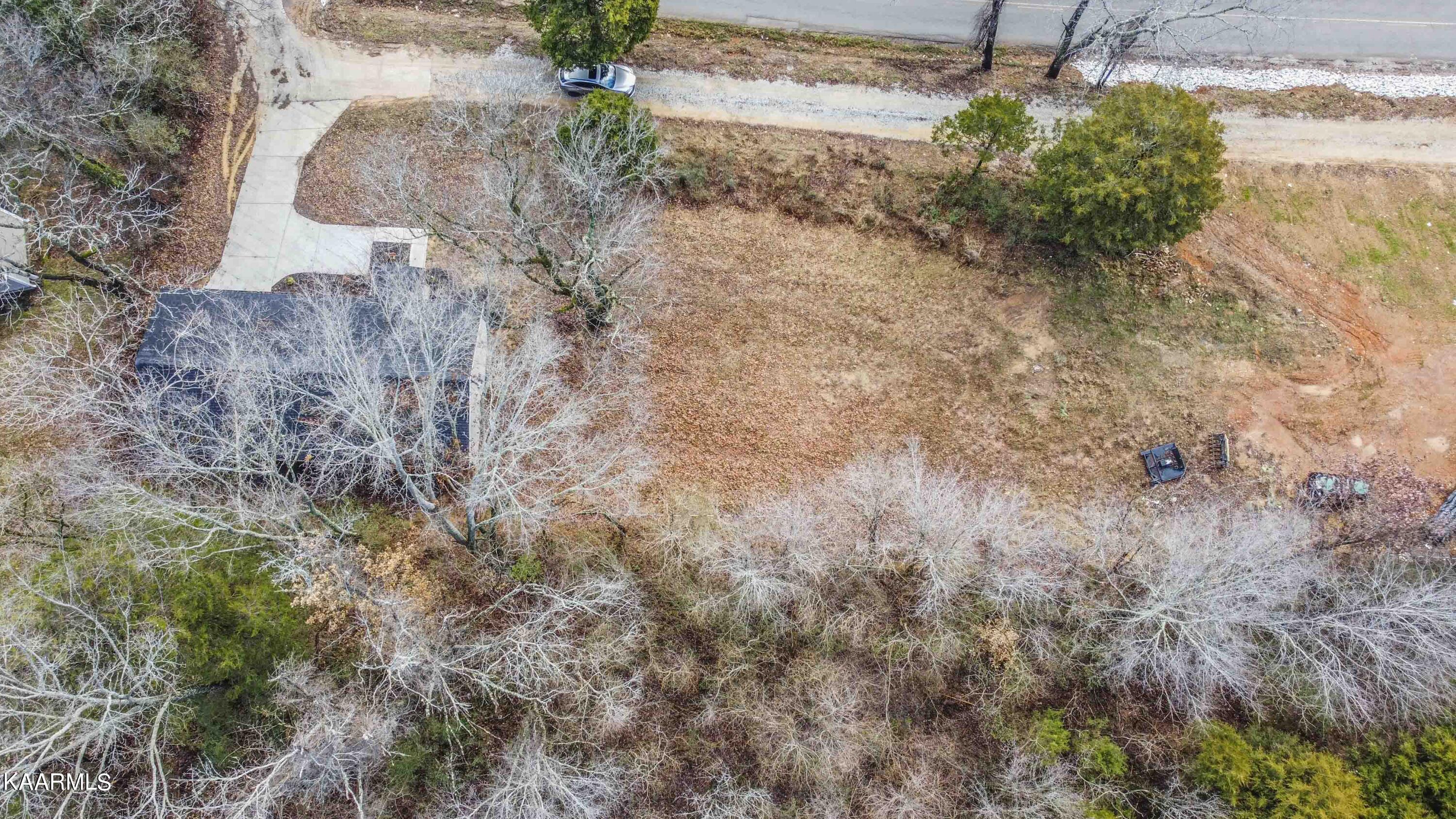 221 Offutt Road Clinton, TN 37716 - Photo 36 of 41 drpne 3_1