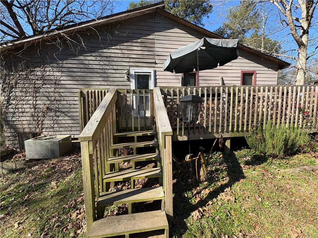 4750 Ridgewood Road Monroe, GA 30656 - Photo 2 of 23 a front view of a house with balcony