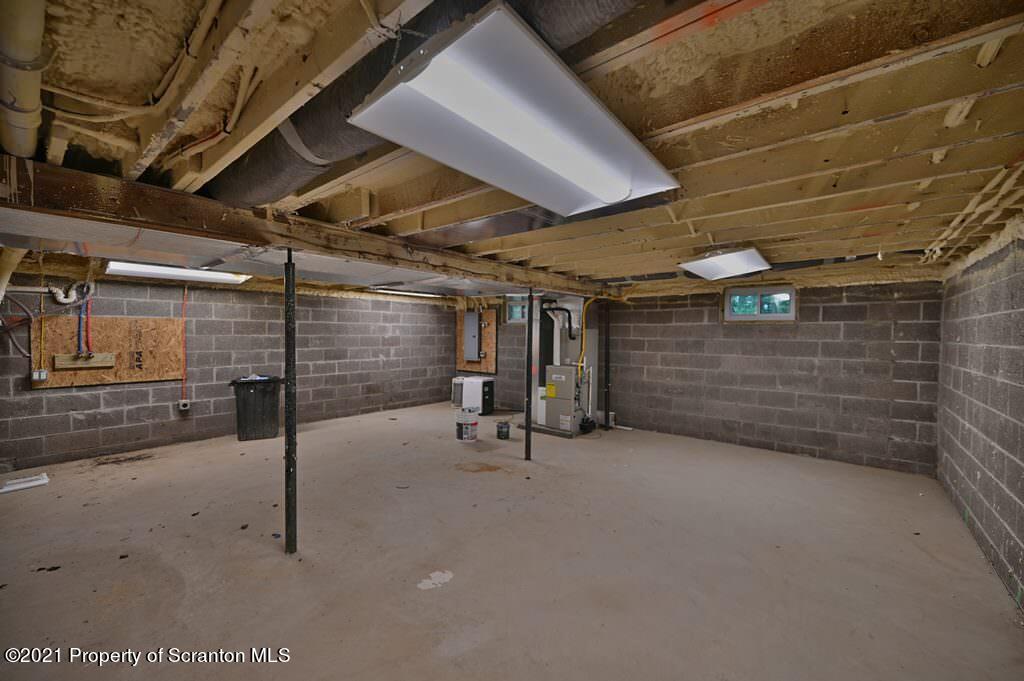 471 T Rte 318 Moscow, PA 18444 - Photo 31 of 40 Gallery Image 31