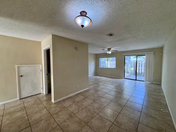 $2,100 | 704 Riverside Drive, Greenacres, FL 33463