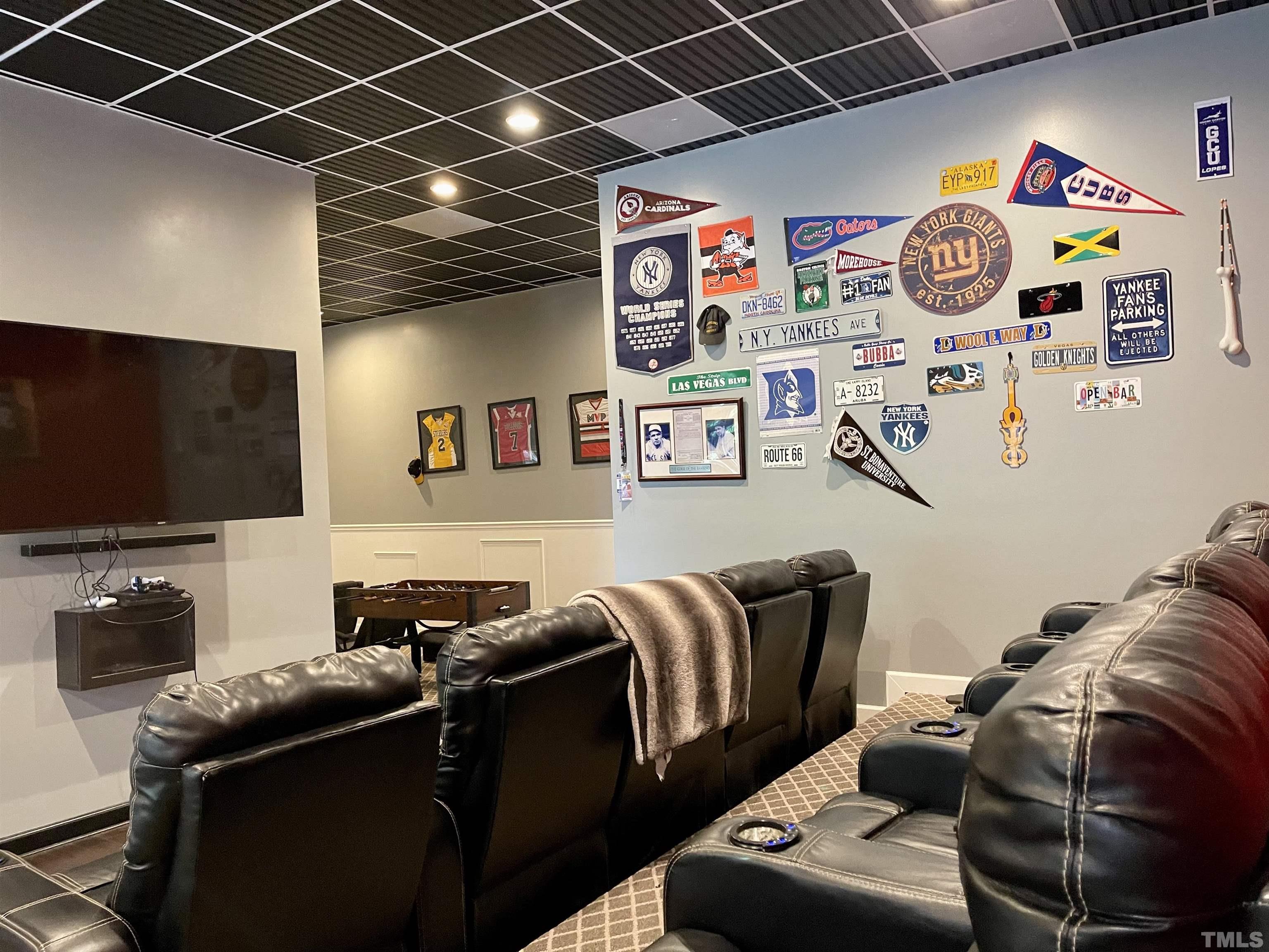 3005 London Bell Drive Raleigh, NC 27614 - Photo 9 of 73 a room with furniture and a flat screen tv