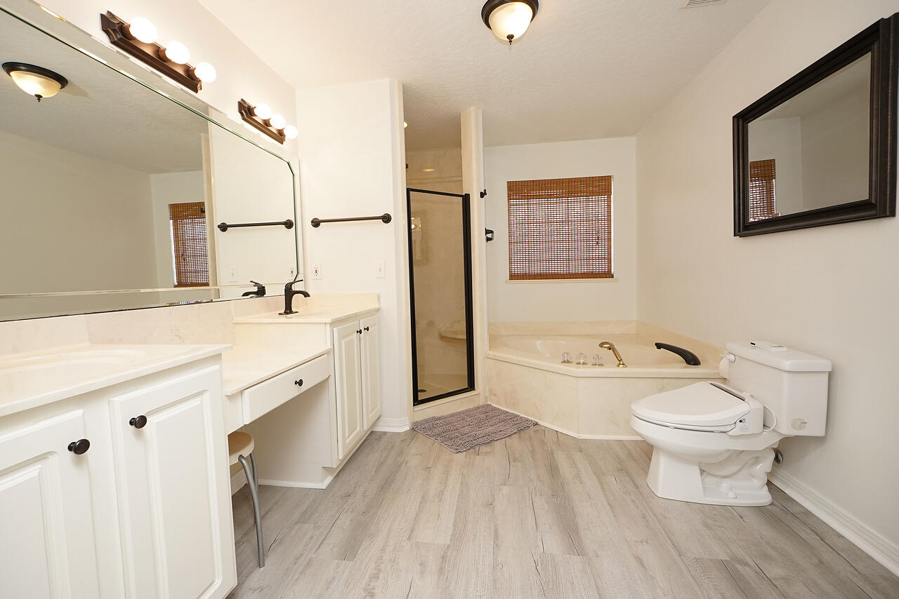 1958 Chesapeake Ridge Fort Walton Beach, FL 32547 - Photo 15 of 20 1958ChesapekeMasterBthr-X2