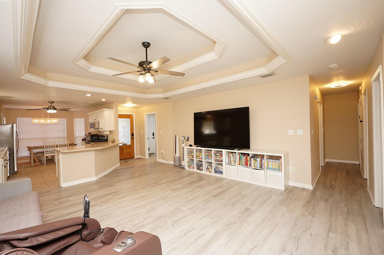 1958 Chesapeake Ridge Fort Walton Beach, FL 32547 - Photo 10 of 20 1958ChesapekeLivandKit-X2