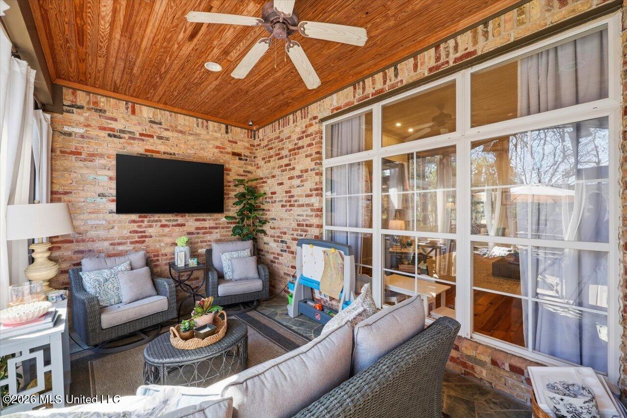 516 Silverstone Drive Madison, MS 39110 - Photo 32 of 53 38-516 Silverstone Dr _ Home Tours MS