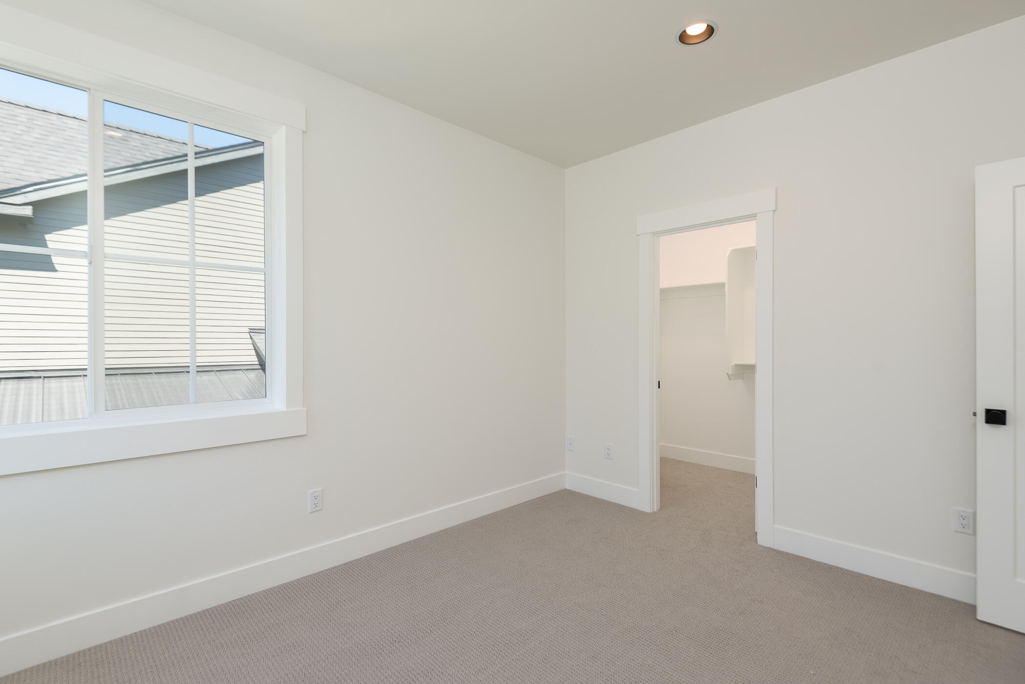 20474 Murphy Road Bend, OR 97702 - Photo 26 of 33 Guest Bedroom 2