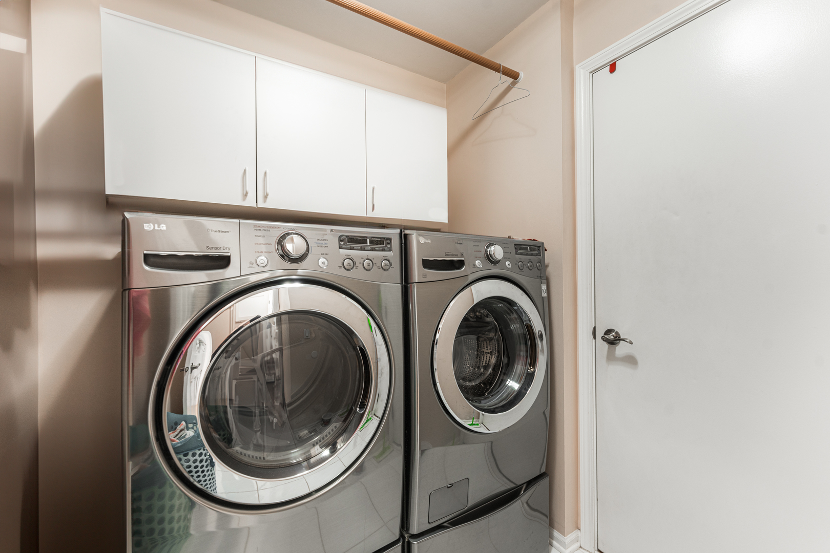341 Sundance Drive Bartlett, IL 60103 - Photo 16 of 40 a utility room with dryer and washer