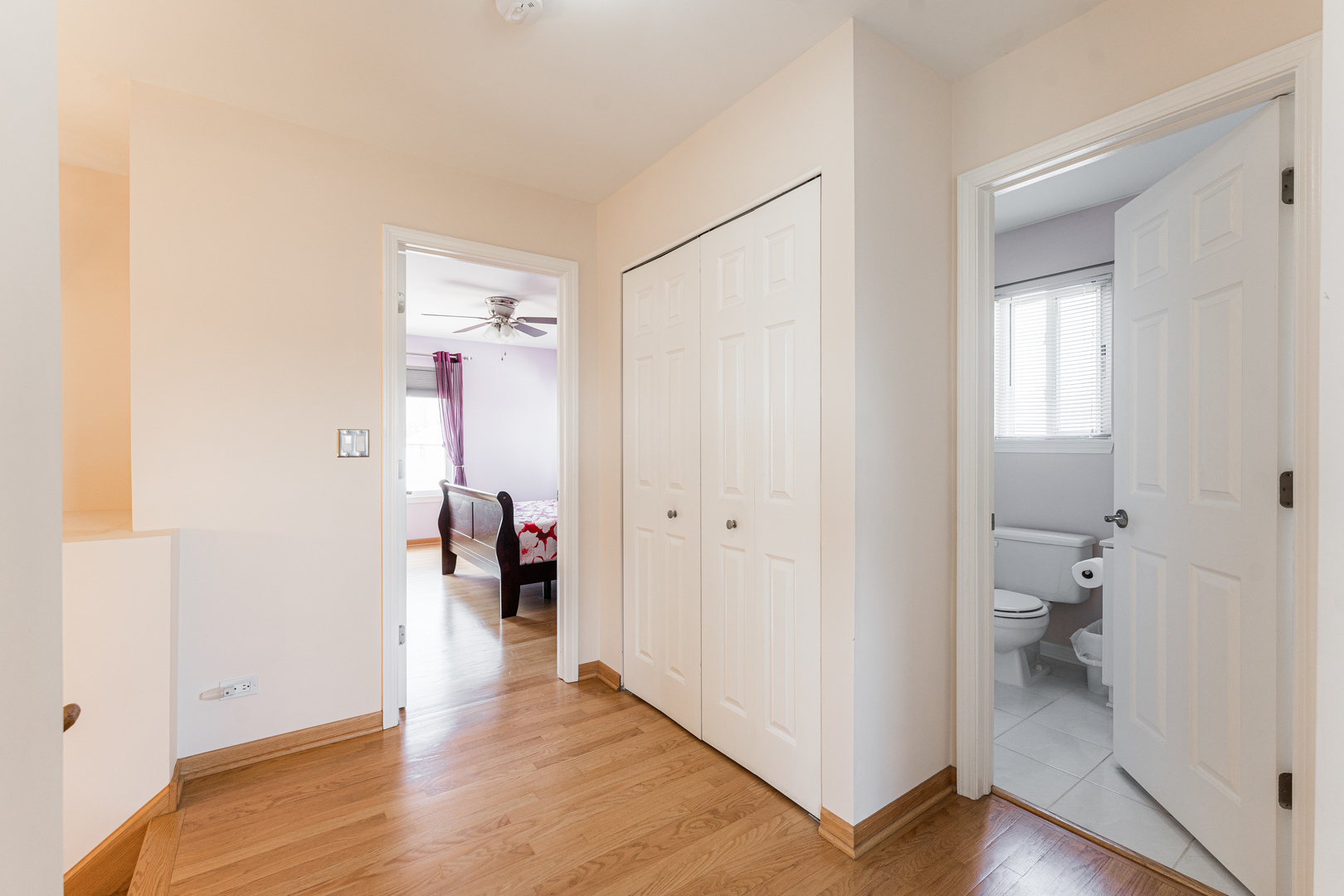 341 Sundance Drive Bartlett, IL 60103 - Photo 18 of 40 a view of a bathroom from a hallway