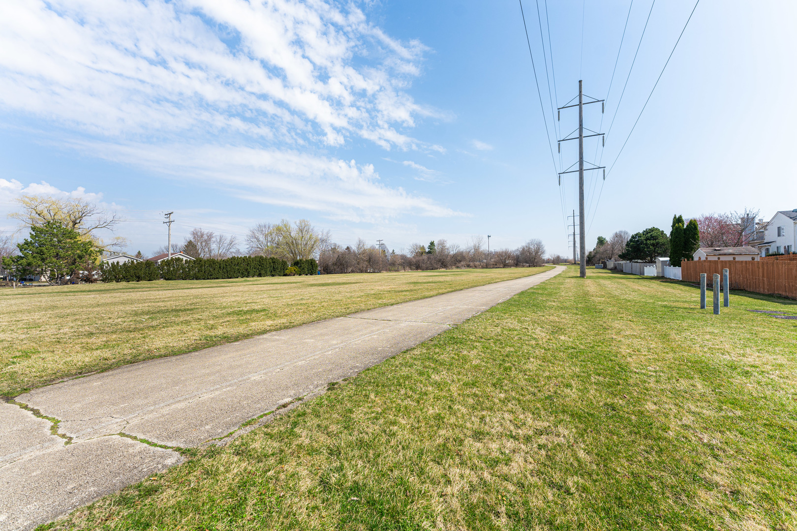 341 Sundance Drive Bartlett, IL 60103 - Photo 39 of 40 a view of a swimming pool and an outdoor seating
