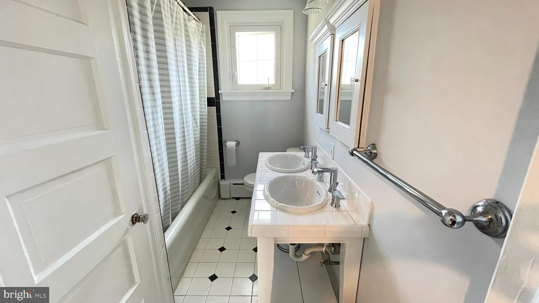 472 St Davids Avenue Wayne, PA 19087 - Photo 32 of 48 Full bath