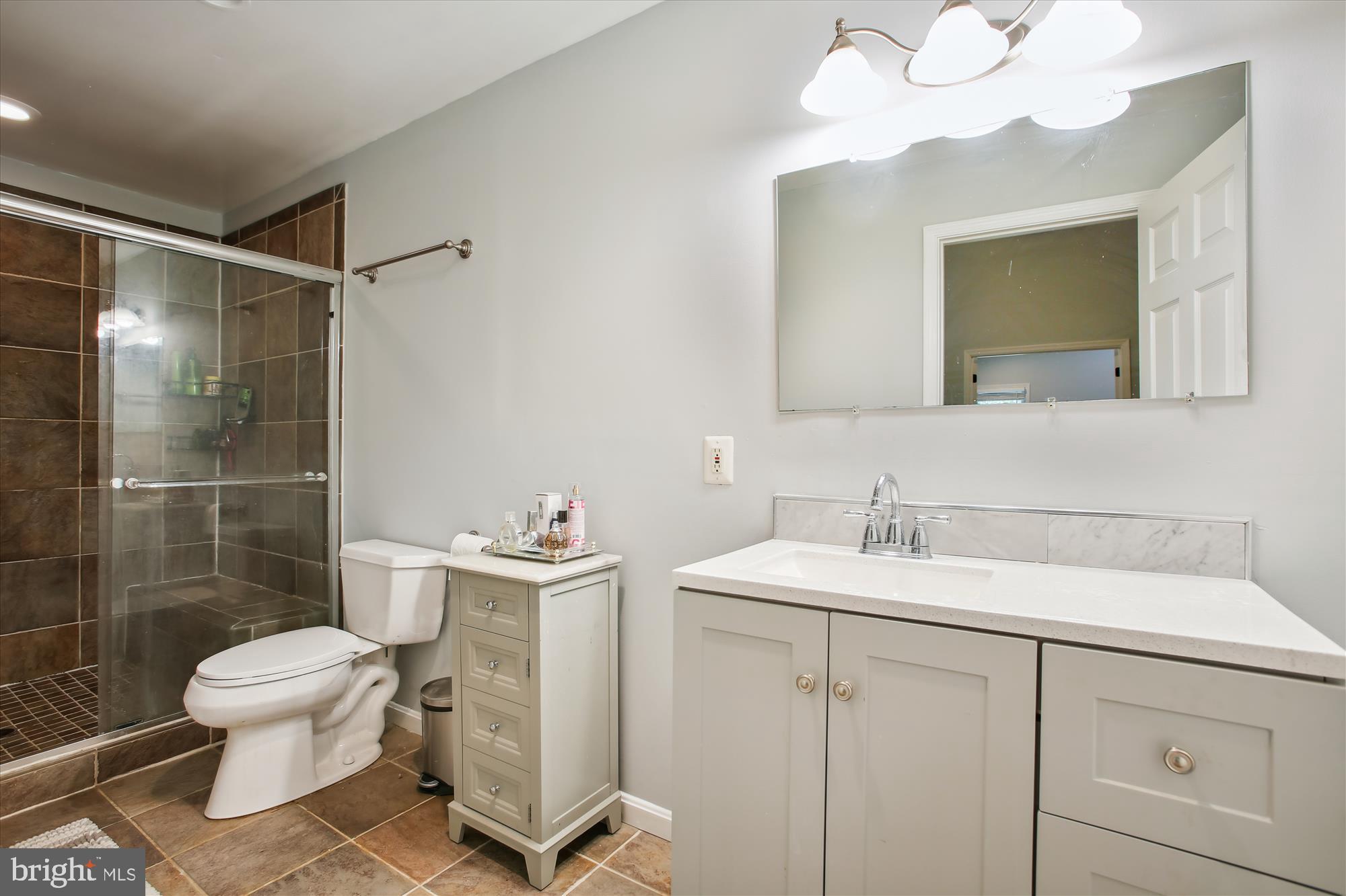 5821 Atteentee Road Springfield, VA 22150 - Photo 26 of 38 Primary Bath