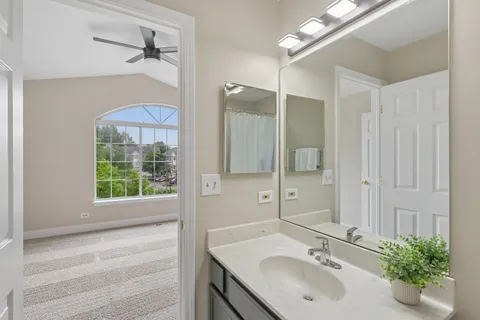 $369,000 | 856 West St Johns Place, Palatine, IL 60067