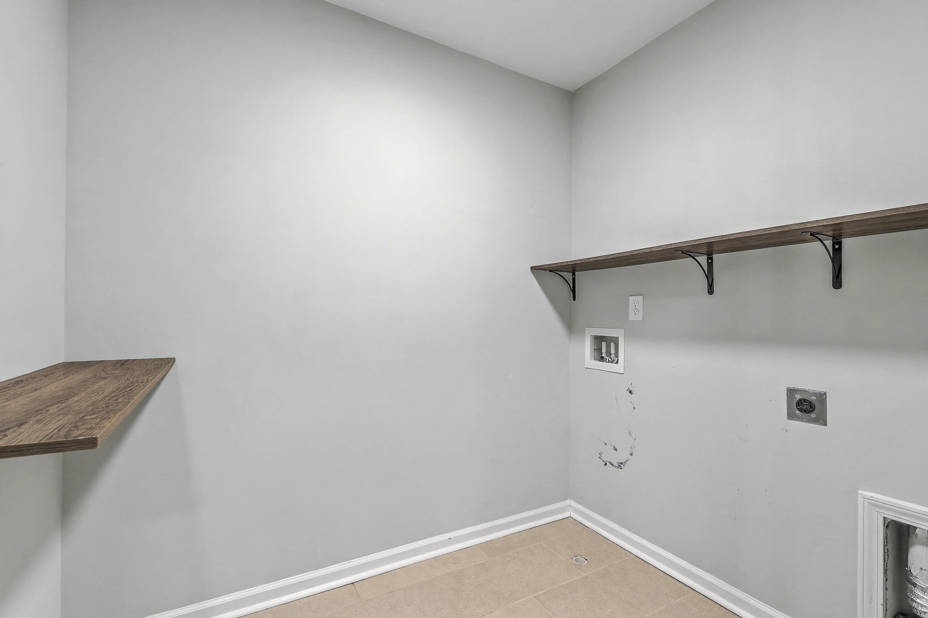 1181 Preakness Court Mount Pleasant, SC 29429 - Photo 39 of 45 32_0W7A3681_2_3_4_5_6_7