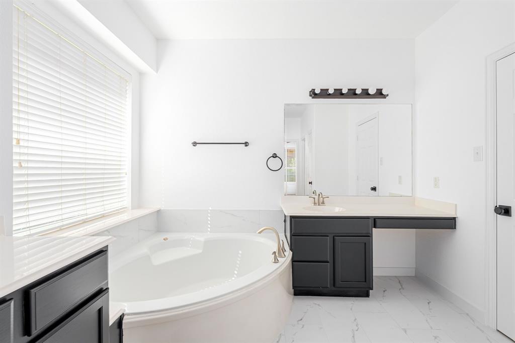 926 Falcon Trail Murphy, TX 75094 - Photo 16 of 29