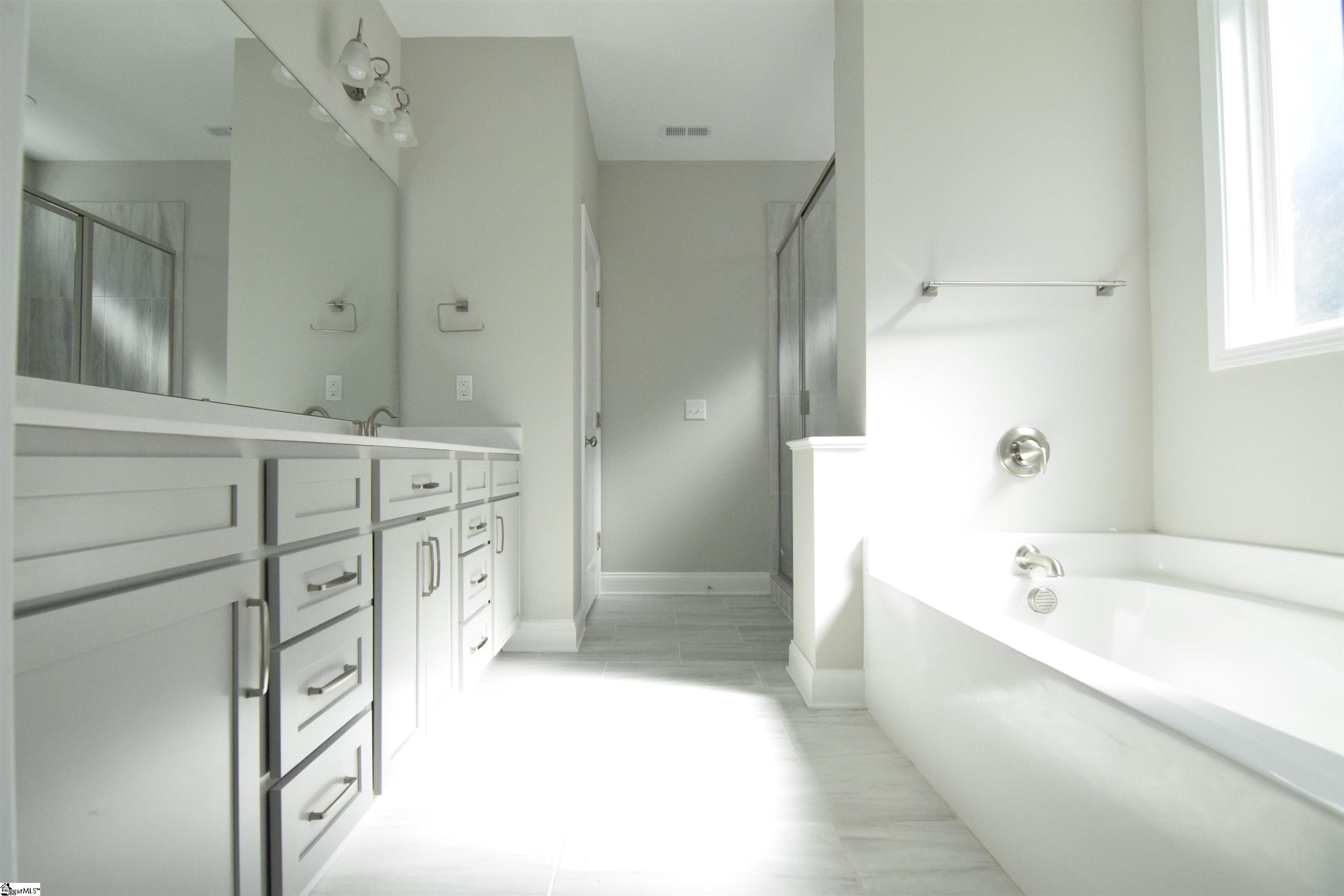 7 Ridgebury Place Greenville, SC 29607 - Photo 14 of 25 Gallery Image 14