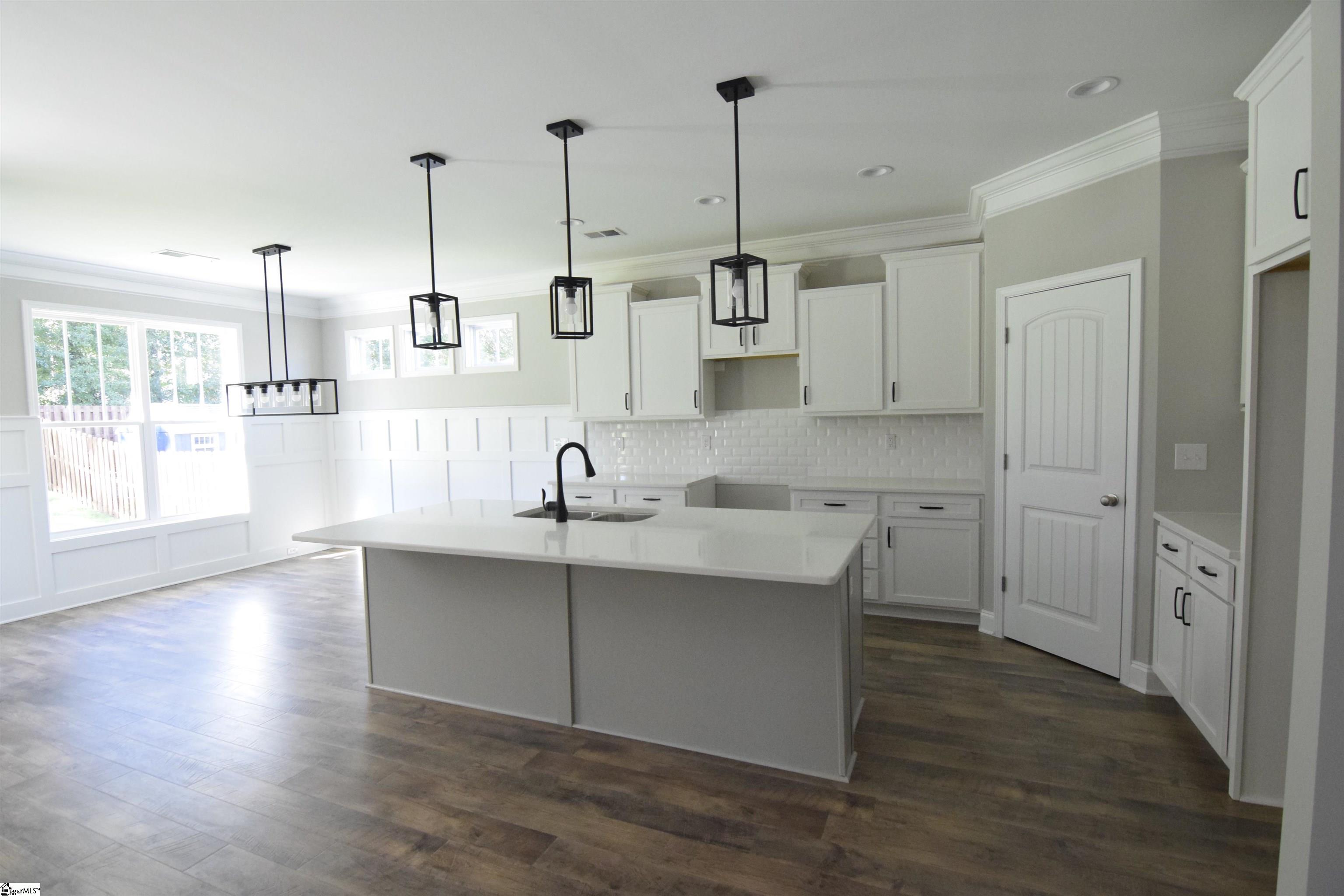 7 Ridgebury Place Greenville, SC 29607 - Photo 3 of 25 Gallery Image 3
