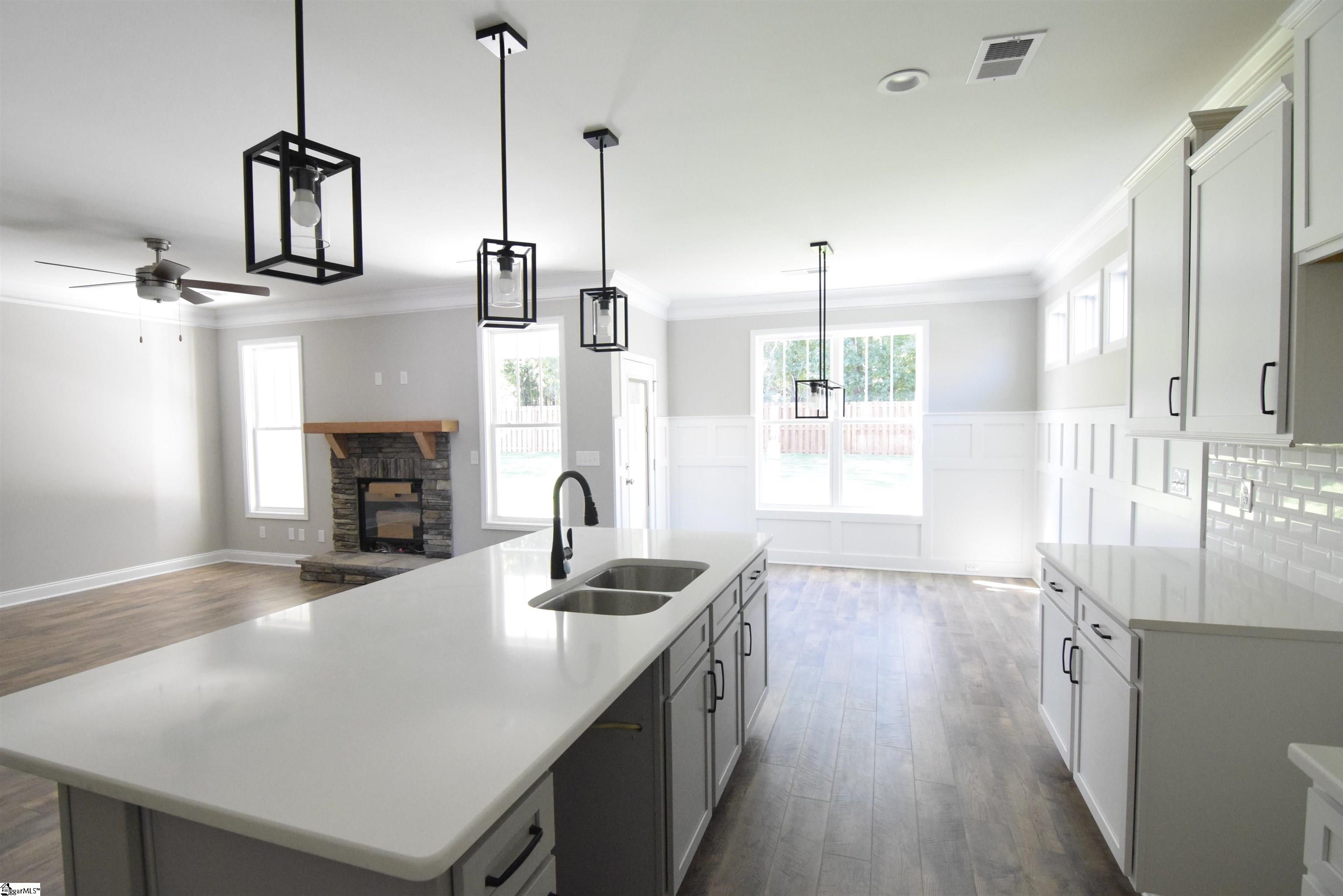 7 Ridgebury Place Greenville, SC 29607 - Photo 4 of 25 Gallery Image 4