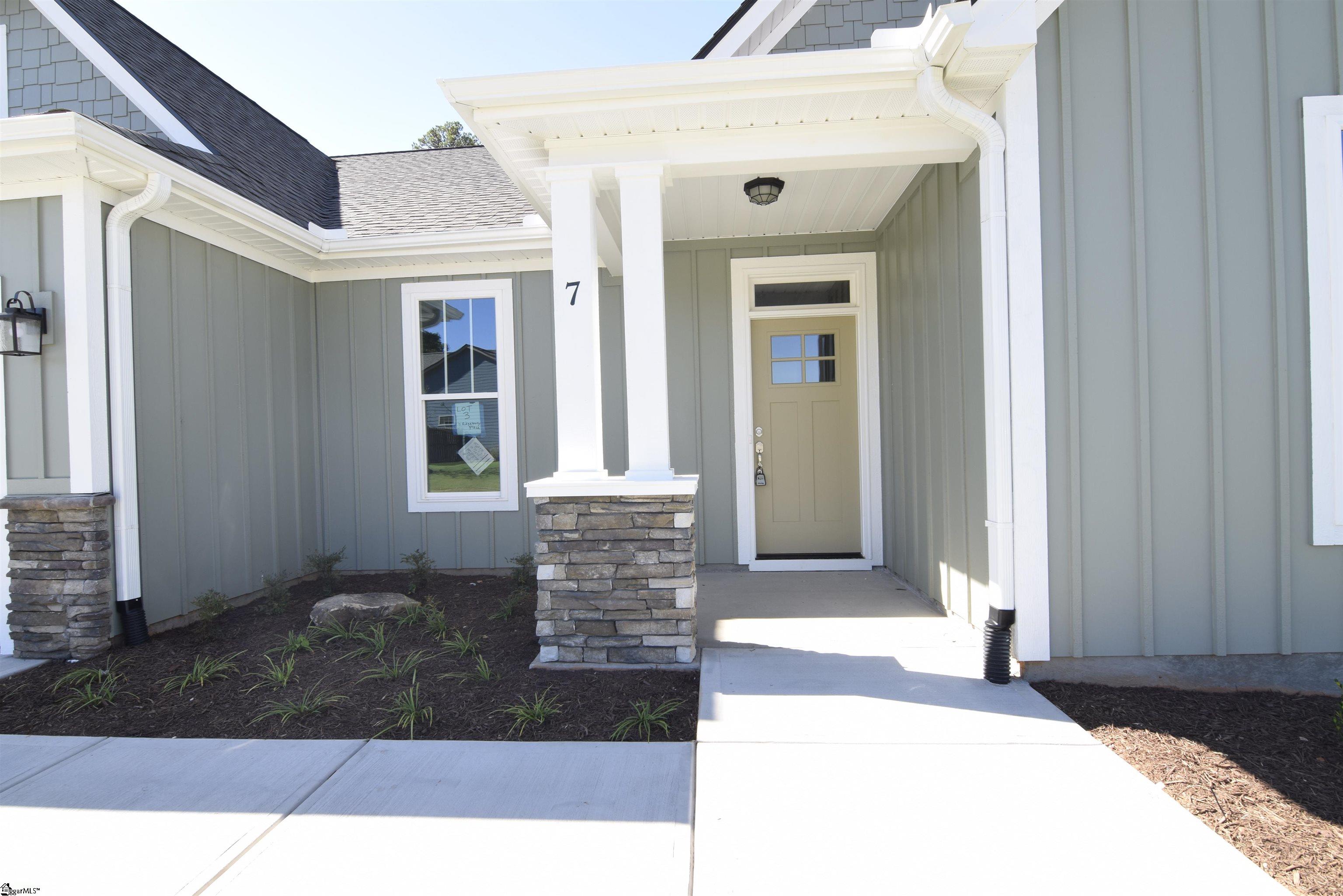 7 Ridgebury Place Greenville, SC 29607 - Photo 5 of 25 Gallery Image 5