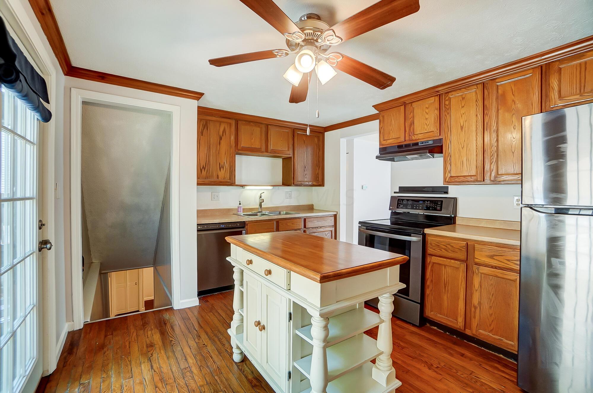 3075 Whitlow Road Columbus, OH 43232 - Photo 8 of 45 Kitchen