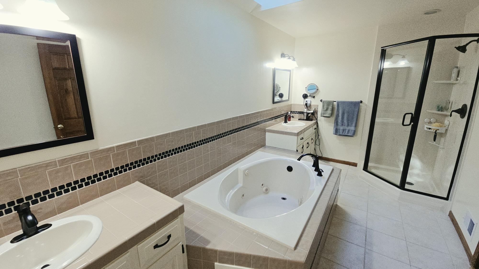 3985 Stonewood Road New Berlin, WI 53151 - Photo 23 of 37 20260928_141627