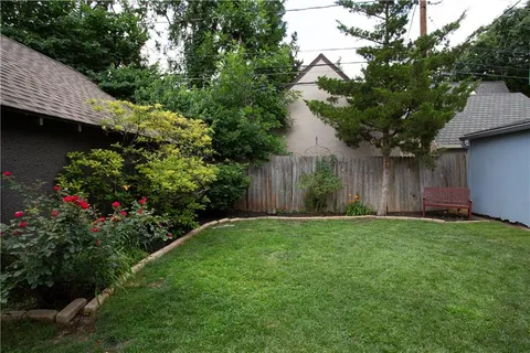 $735,000 | 604 West 70th Street, Kansas City, MO 64113
