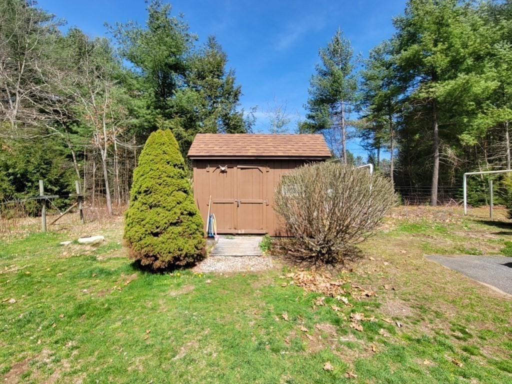 87 River Road Ware, MA 01082 - Photo 8 of 20