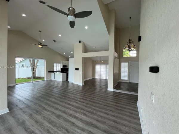 $7,000 | 1127 Laguna Springs Drive, Weston, FL 33326